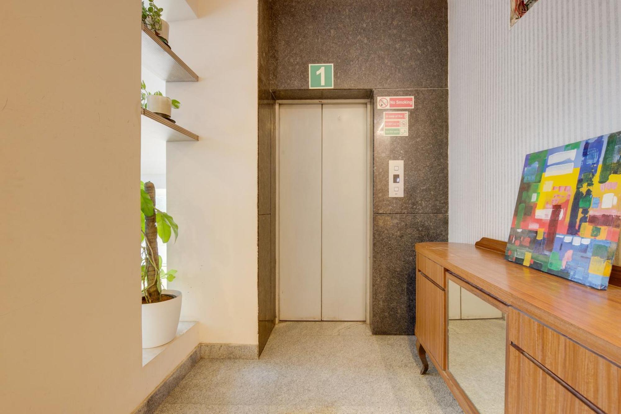 Super Townhouse Hbr Layout Bangalore Buitenkant foto